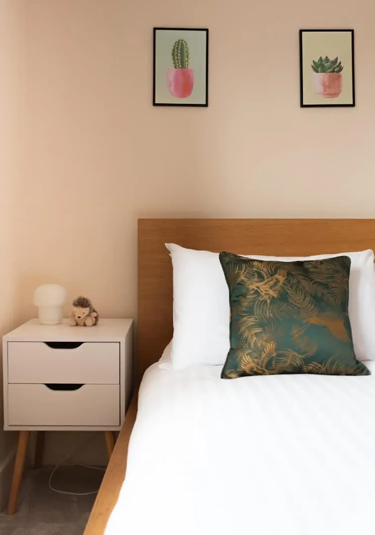 Spacious 3-Bed Townhouse Florence Villa Near River & City Cambridge 0*,  Regno Unito