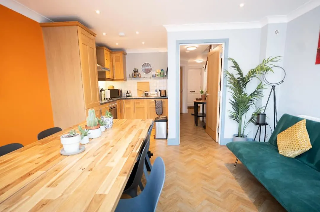 Spacious 3-Bed Townhouse Florence Villa Near River & City Cambridge